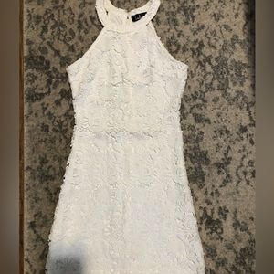 Lulu’s white lace dress